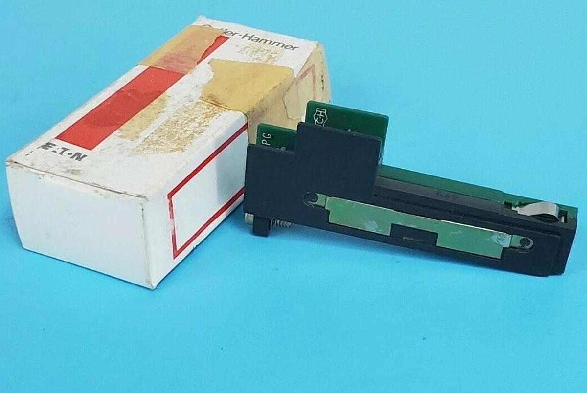 Used EATON CUTLER-HAMMER D40RPG REED RELAY POLES N.O. (IN BOX)