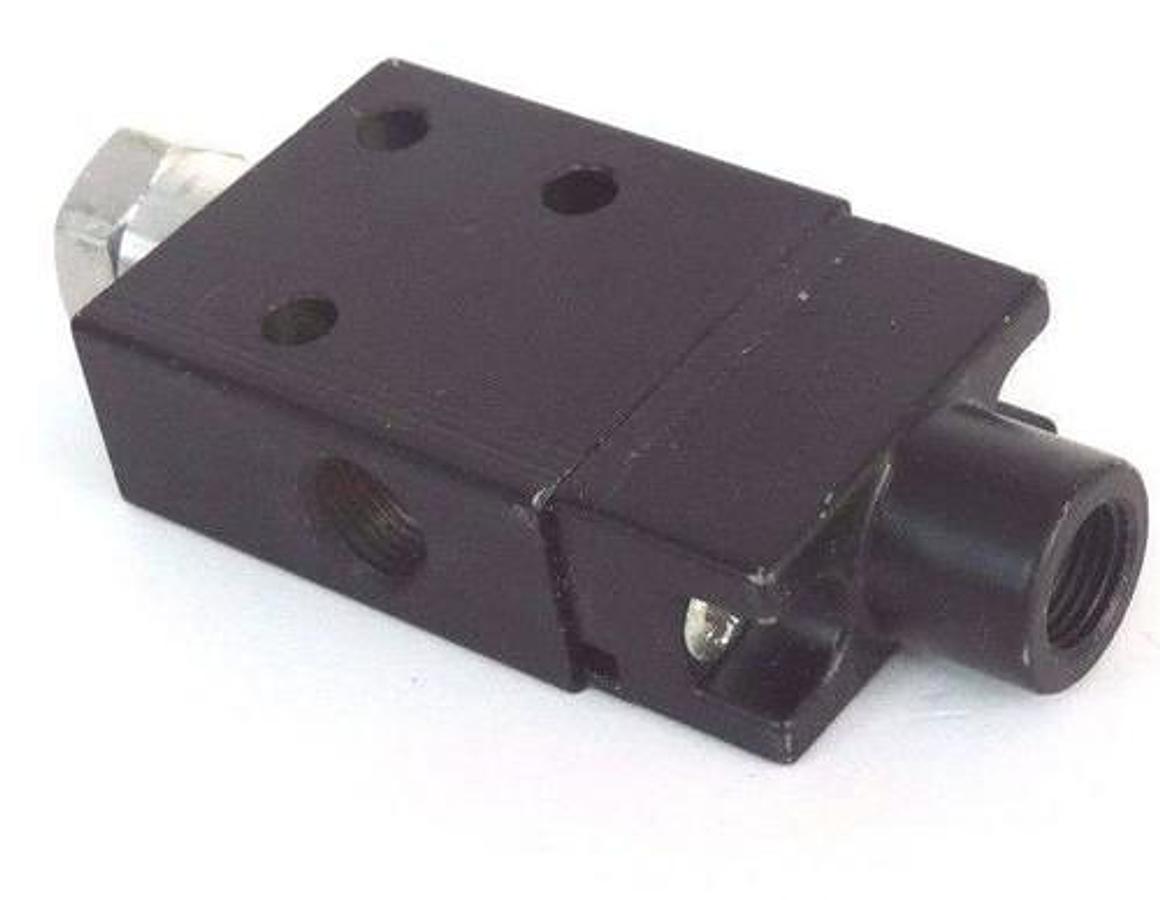 NIB SCHRADER BELLOWS 404511000 POPPET VALVE W/PILOT