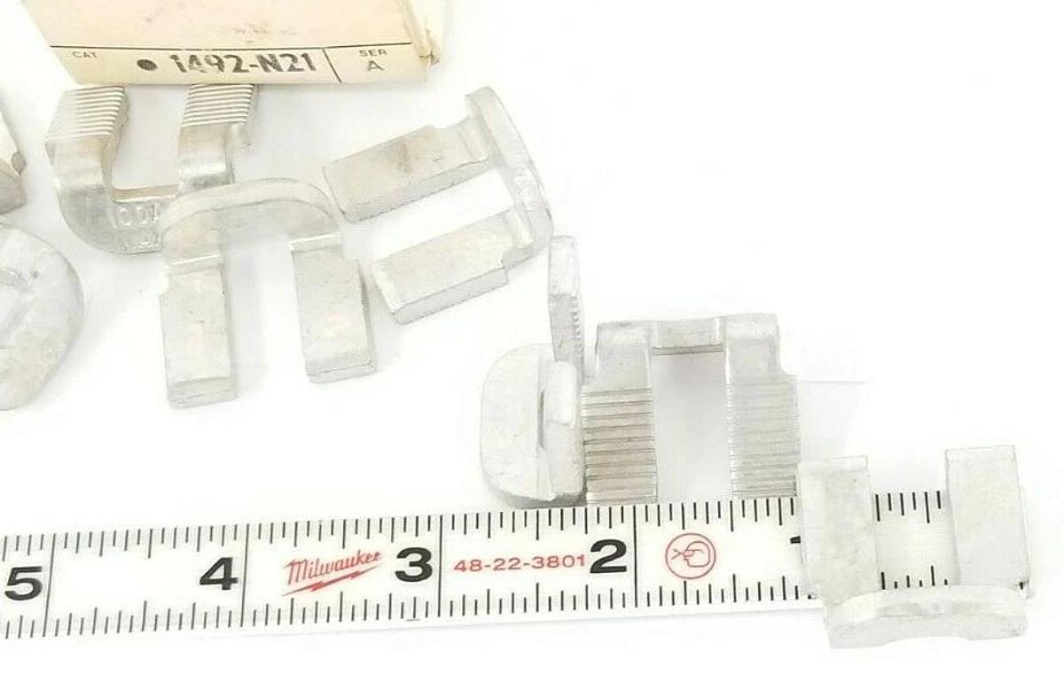 Used BOX OF 10 NEW ALLEN BRADLEY 1492-N21 PLUG-IN JUMPERS 1492N21 SER. A