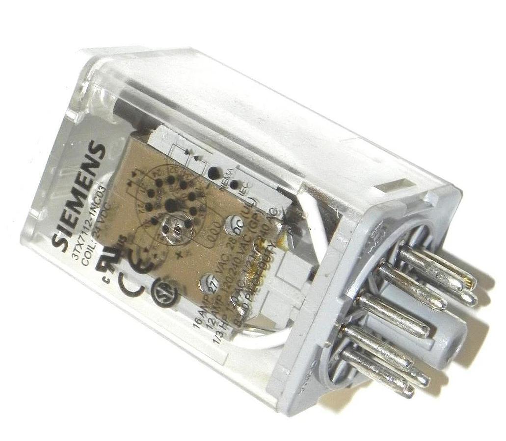 Used SIEMENS 3TX7112-1NC03 RELAY, COIL 24VDC, 3PDT, 11 PIN, PUSH BTN. DOOR, LED, FLAG