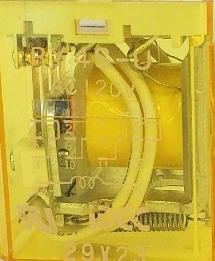Used IDEC RY4S-U-DC24V RELAY 120VAC, RY4SUDC24V