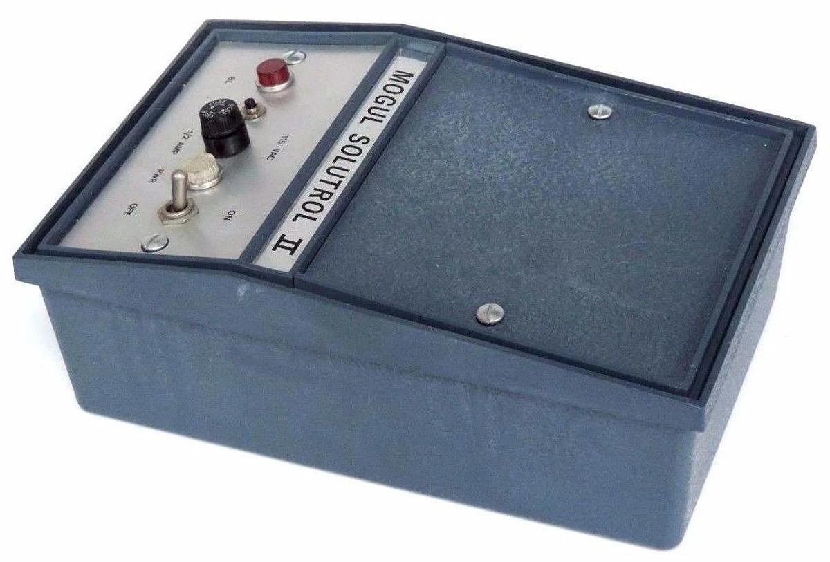 Used MOGUL SOLUTROL II TREATMENT PUMP CONTROLLER 115V 60HZ 1PHASE
