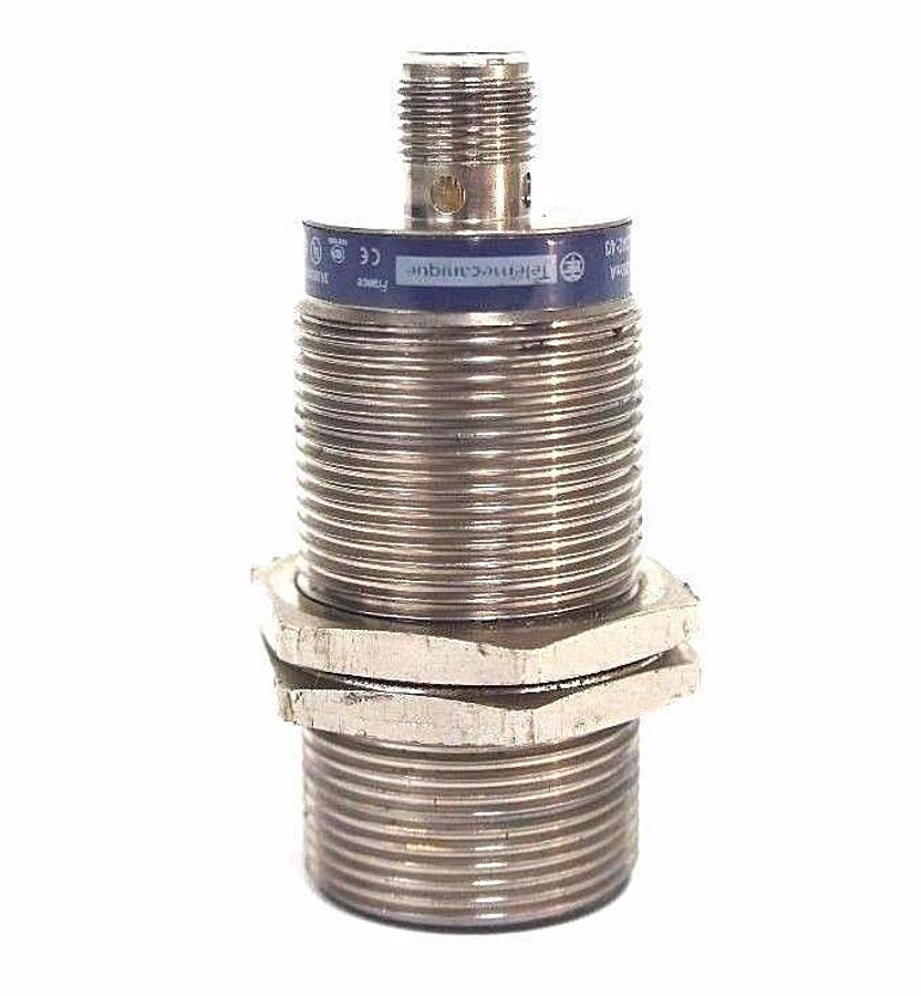 Used TELEMECANIQUE XS1M30PA370D INDUCTIVE SENSOR 48VDC, 200MA