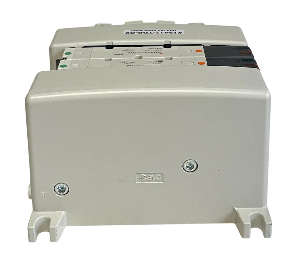 SENTRY SMC 19412-TDB-O2 / 19412-TDB-02 PNEUMATIC TROLLEY DOOR BANK 2-PORT NSNP