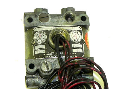 Used SKINNER V9CSN 13D 4 WAY SOLENIOD VALVE V9CSN13D