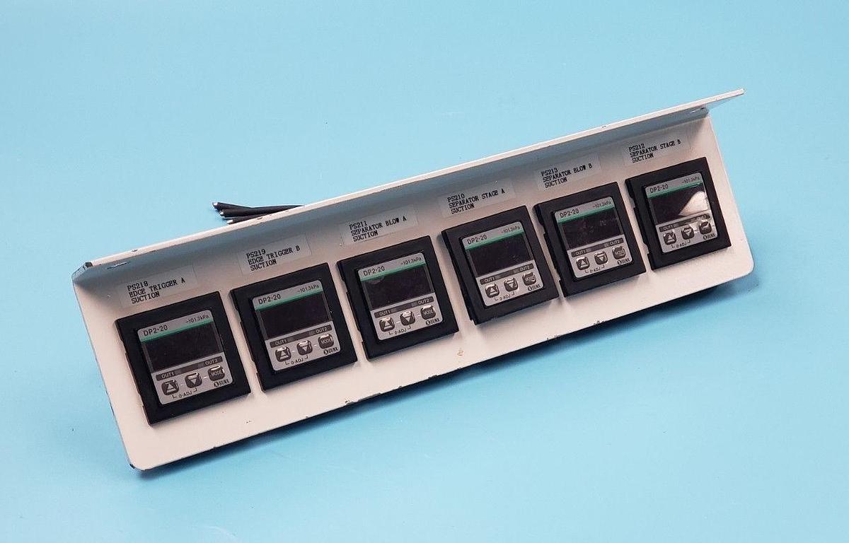Used SUNX OPERATION PANEL W/ (6) DP2-20 DIGITAL PRESSURE SENSORS, 12-24VDC, DP220
