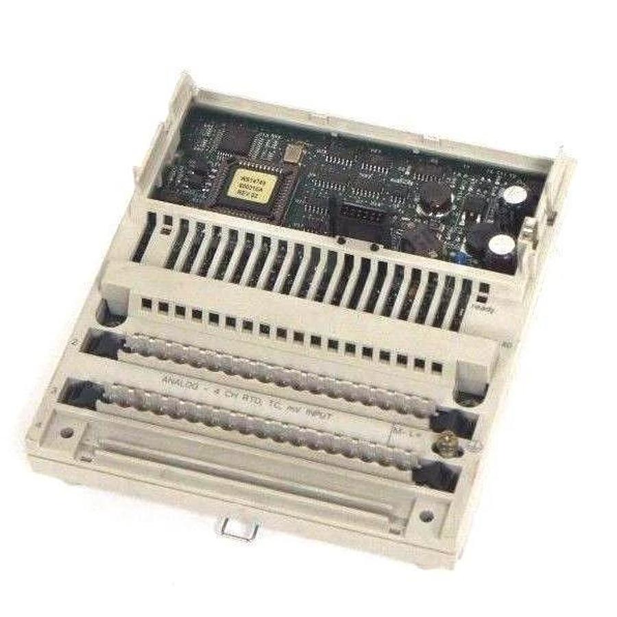 Used SCHNEIDER ELECTRIC TSX MOMENTUM 170AAI52040 I/O BASE ANALOG 4CH RTD THERMO INPUT