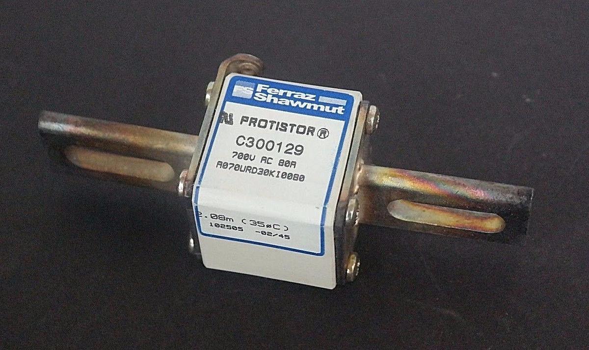 Used BOX OF 3 NEW FERRAZ SHAWMUT C300129 700VAC, 80A A070URD30KI0080