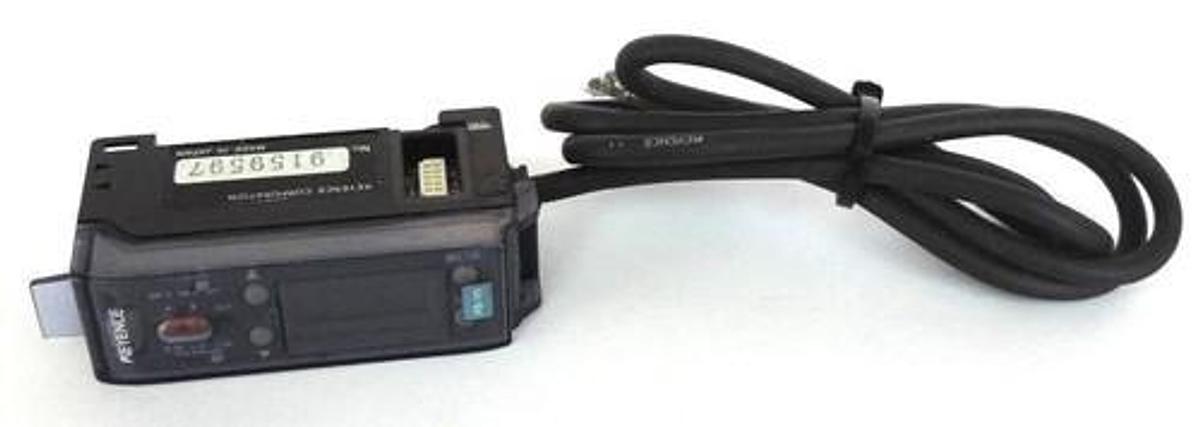 Used KEYENCE FS-V1 PHOTOELECTRIC FIBER AMPLIFIER FSV1, 12-24V DC