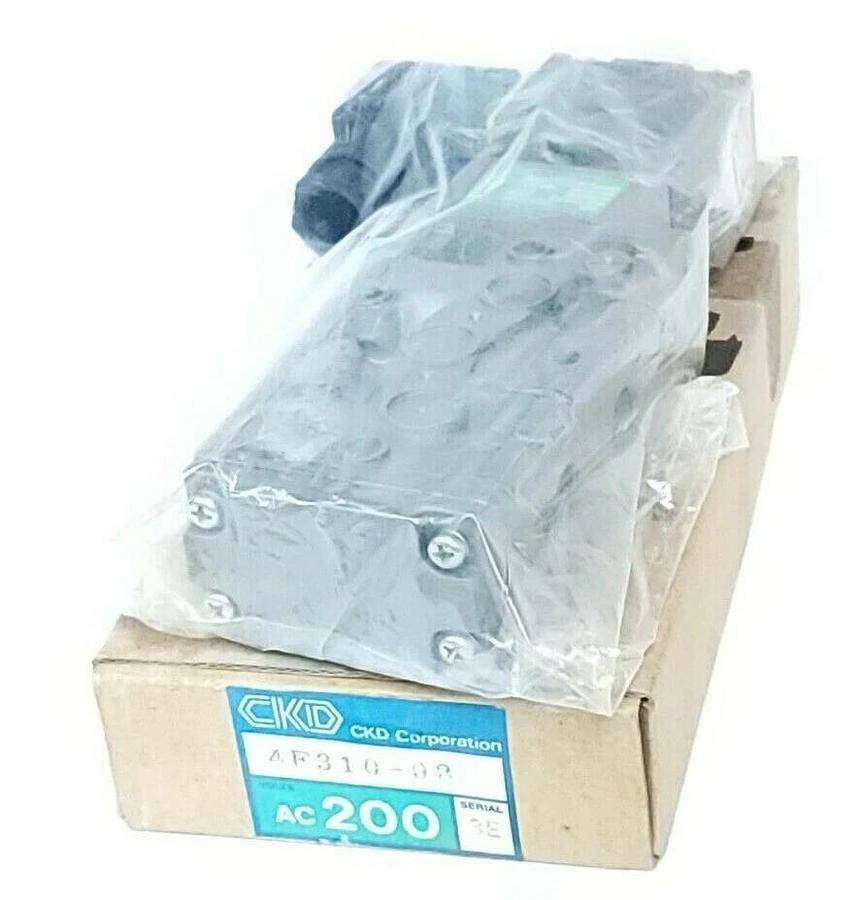 Used NIB CKD 4F310-08 SOLENOID VALVE 4F31008 AC200 PIPE: PS 1/4