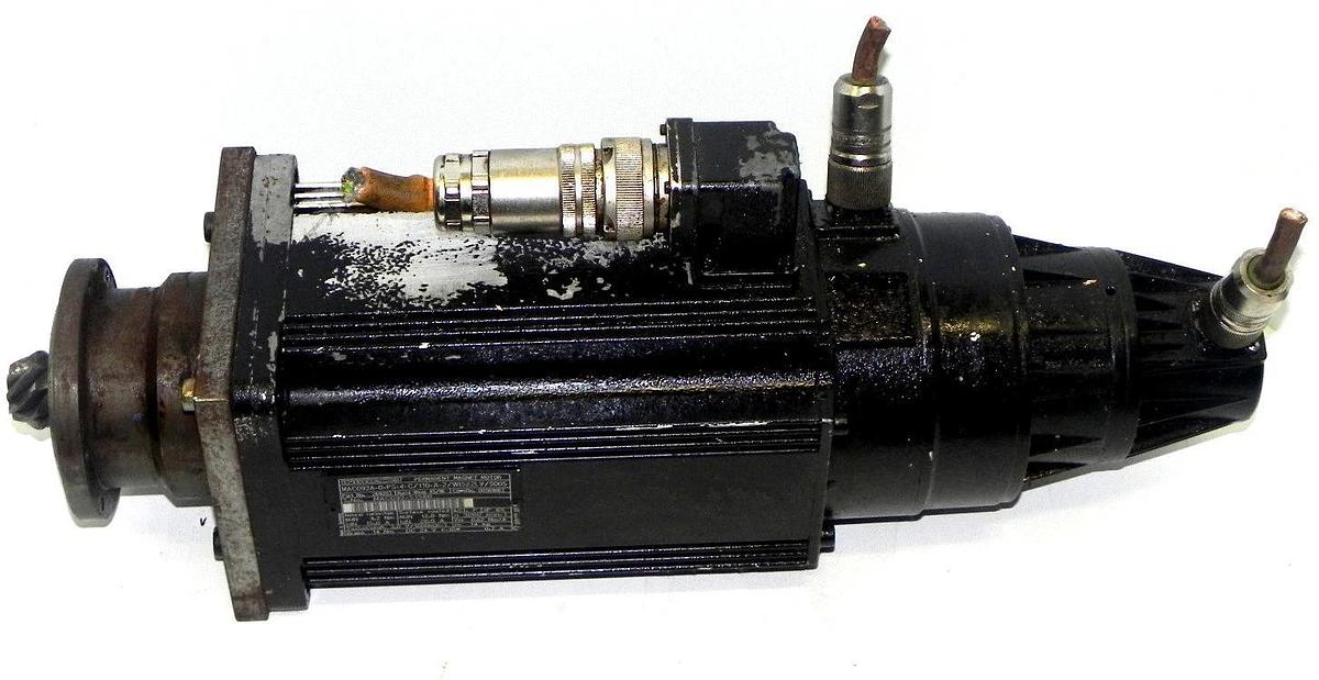 Used INDRAMAT MAC093A-0-PS-4-C/110-A-2/WI522LV/S005 PERMANENT MAGNET MOTOR