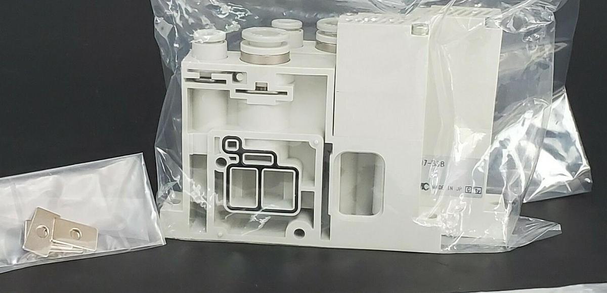Used NEW SMC ZZQ107-BSB ZQ SERIES VACUUM EJECTOR MANIFOLD ASSEMBLY ZZQ107BSB