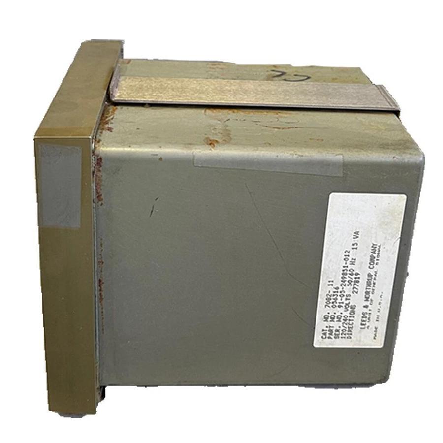 Used LEEDS & NORTHRUP 7082-11 / 708211 pH CONTROLLER 120/240V 50/60Hz 15VA 056316