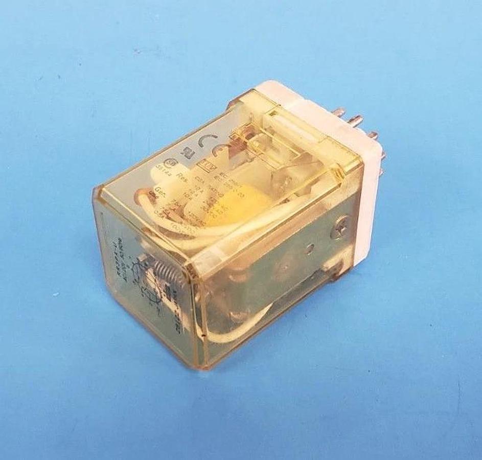 Used IDEC RR3PA-U AC120V 50/60HZ, RR3PA-U-AC120V