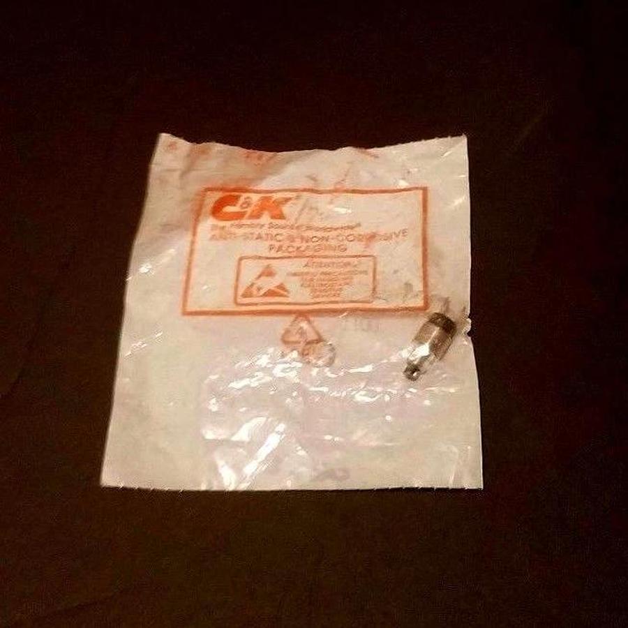 Used LOT OF 3 NEW C&K 8533MCQE2 PUSHBUTTON SWITCHES 8533MCQE20011