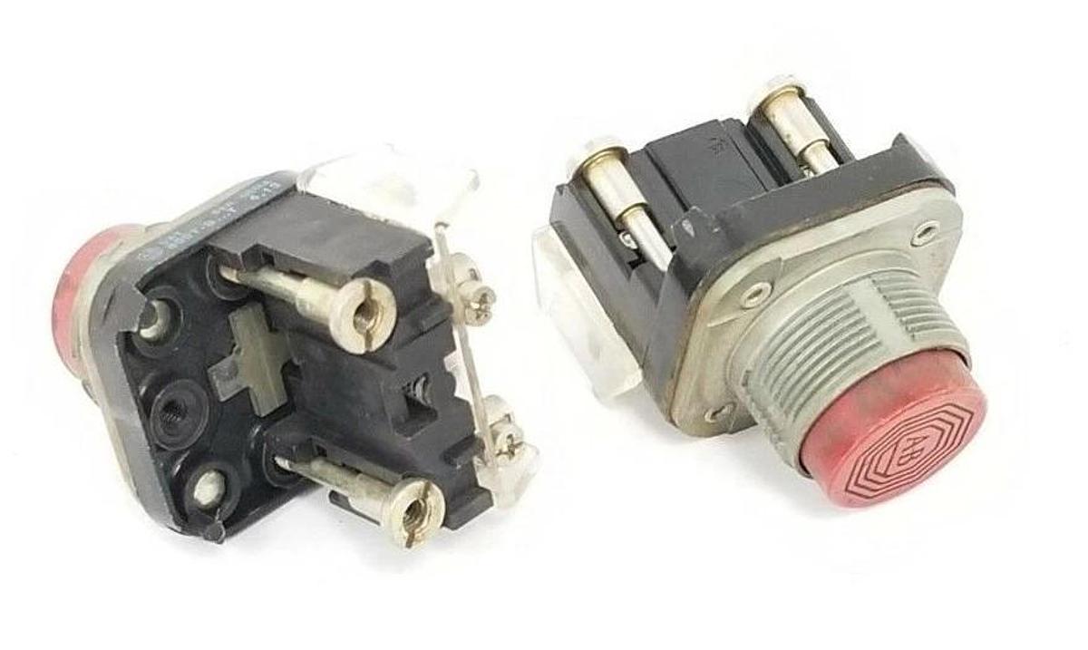 Used LOT OF 2 ALLEN BRADLEY 800T-XA PUSHBUTTONS SER. T W/ 800T-XA SER. D & C CONTACTS