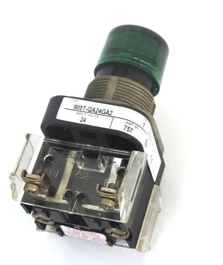 Used ALLEN BRADLEY 800T-QA24GA2 PUSHBUTTON 800TQA24GA2 SER. T  W/ 800T-XA2 SER. D