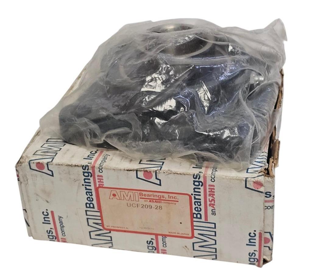 NIB AMI BEARINGS UCF209-28 FLANGE BEARING 4-BOLT UCF20928