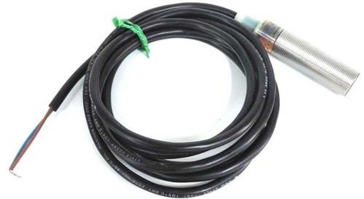 Used NEW EATON CUTLER HAMMER E57MAL18A2 TUBULAR INDUCTIVE PROXIMITY SENSOR SERIES E1