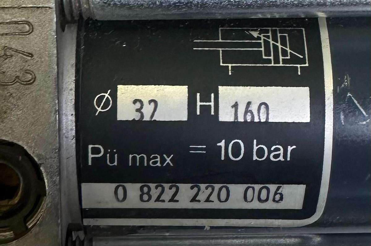Used NEW BOSCH 0 822 220 006 / 0822220006 PNEUMATIC CYLINDER 0:32 H:160 10BAR