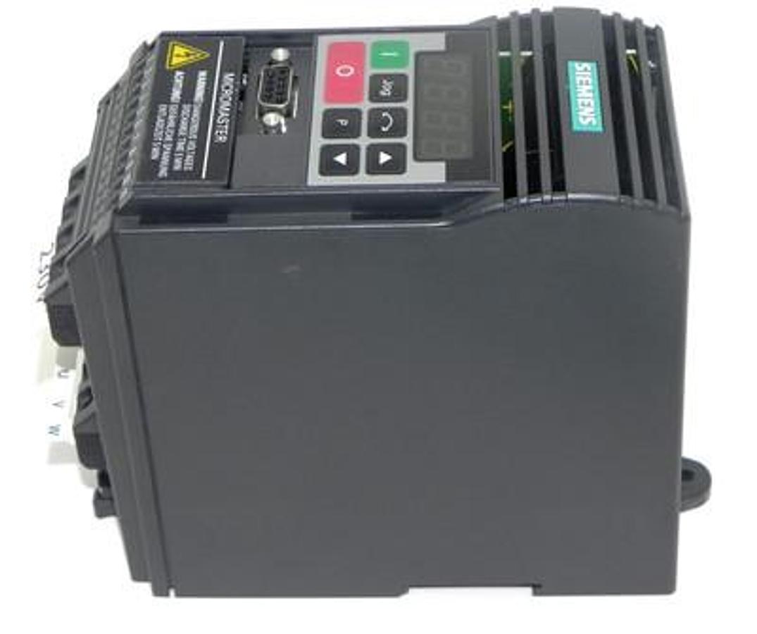 NIB SIEMENS 6ES92 P/N: A1-101-415-538 MICROMASTER STARTER KIT, 6SE9210-7CA40