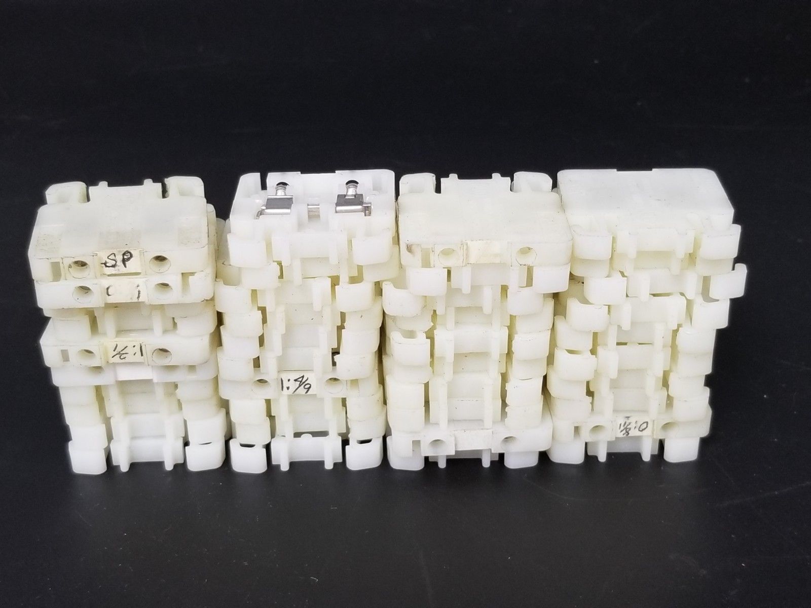 Used LOT OF 40 ALLEN BRADLEY 1492-H TERMINAL BLOCKS 1492H