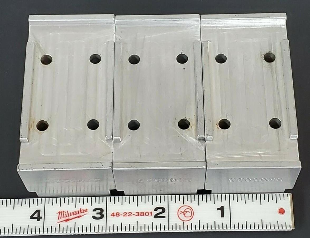 Used LOT OF 3 REIS GmbH 5205823 GRIPPER JAWS F. RUBBER 40X40X73 SKR 17217-120D
