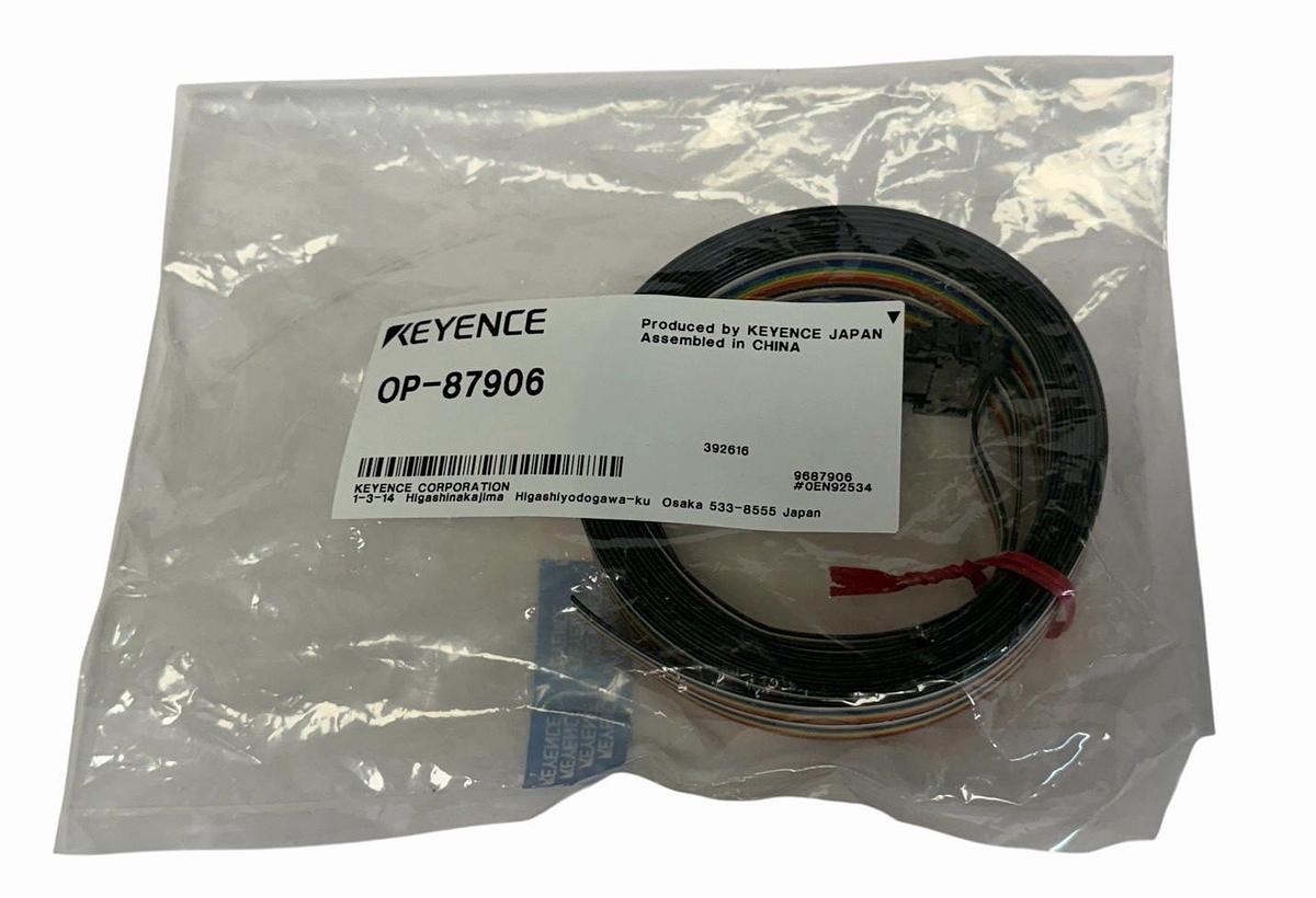 Used NEW KEYENCE OP-87906 SENSOR CONNECTING CABLE OP87906 3M LENGTH