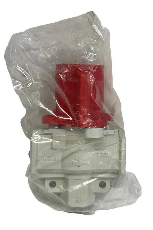 Used SMC VHS40-N04A-RZ / VHS40N04ARZ RELIEF VALVE 3-PORT 1/2'' VHS SERIES NSFS
