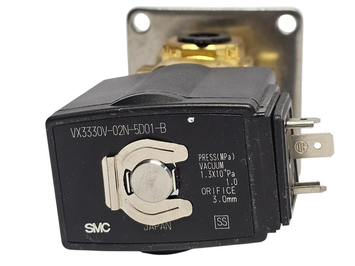 NEW SMC VX3330V-02N-5DO1-B DIRECT OP 3 PORT SOLENOID VALVE N.C. VX3330V02N5DO1B