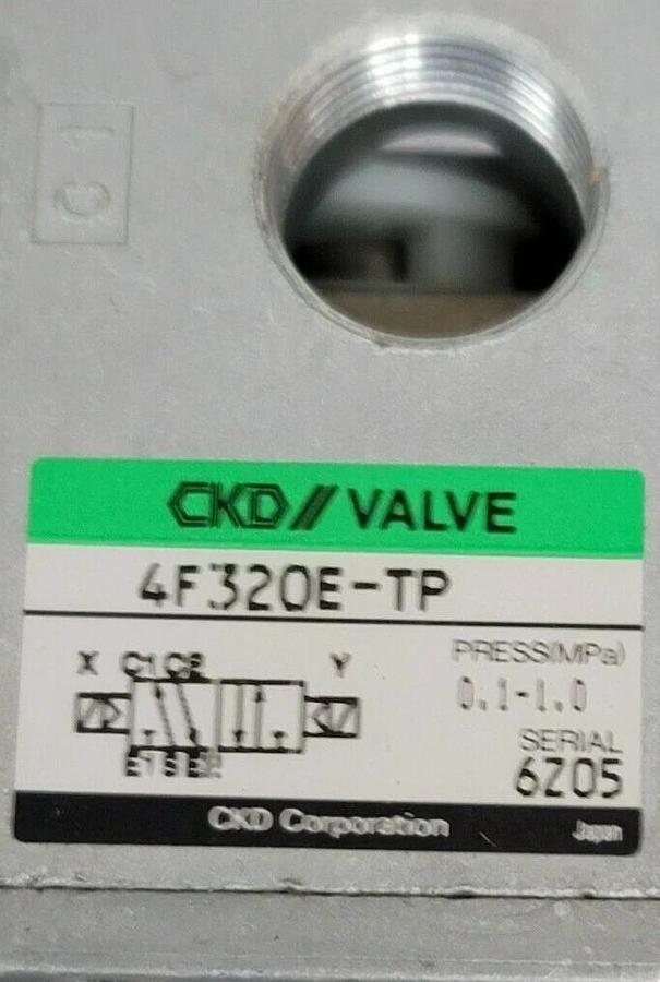 Used NIB CKD 4F320E-10-TP SOLENOID VALVE 4F320E10TP VOLTS: AC200V
