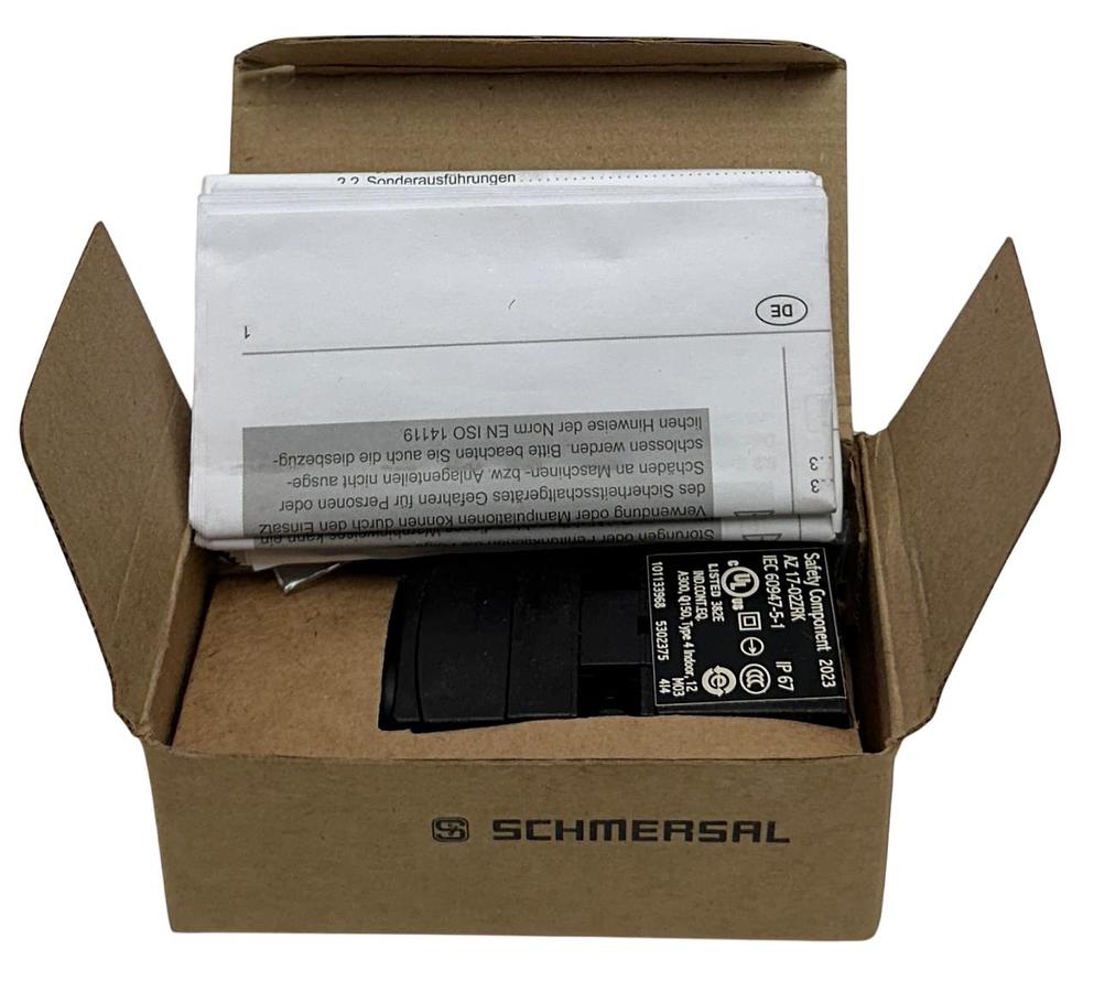 Used 4 SCHMERSAL AZ 17-02ZRK / 196399 / 101133968 SAFETY SWITCHES W/ ACTUATORS NSMP