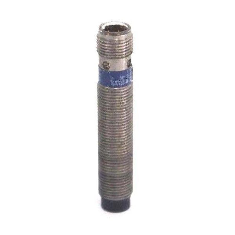 Used TELEMECANIQUE XS2-M12PA370D INDUCTIVE PROXIMITY SENSOR 2.5MM RANGE