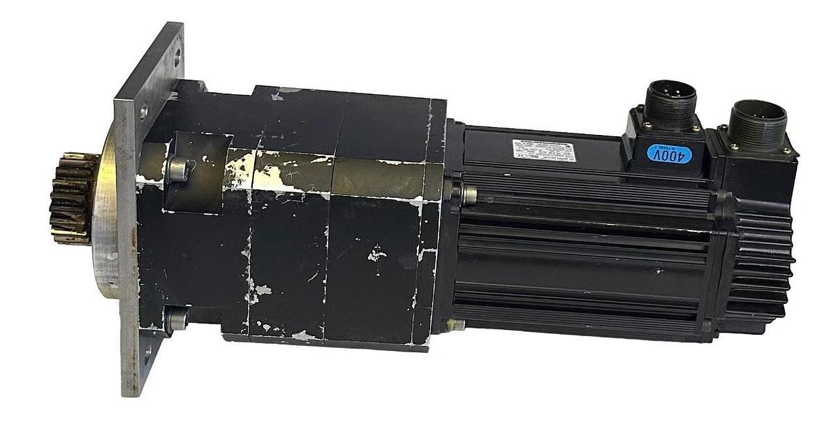 Used YASKAWA SGMSH-20DCA6F-OY / SGMSH20DCA6FOY AC SERVO MOTOR W/ SPL120/2 GEARBOX