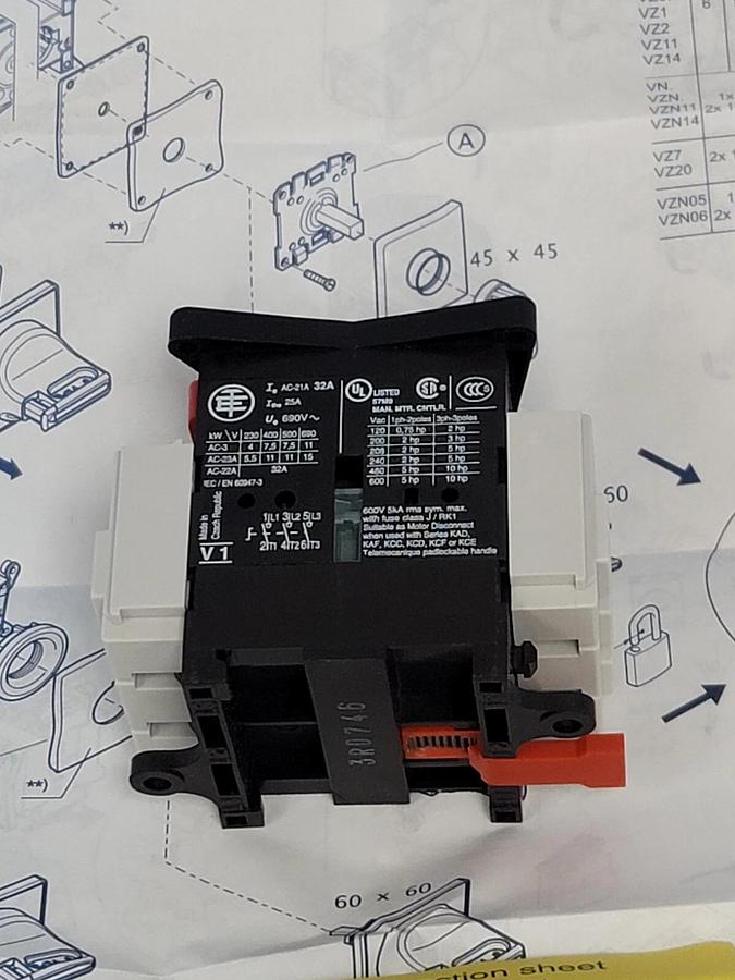 Used NEW TELEMECANIQUE VCF1 MAIN EMERGENCY SWITCH DISCONNECT + HANDLE