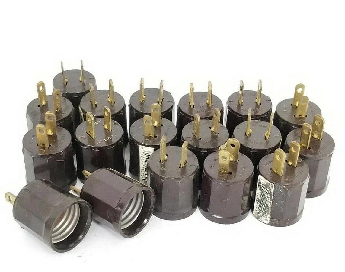 Used LOT OF 18 LEVITON 002-61 SOCKET / OUTLET PLUG-IN ADAPTERS 002-00061 002/630-61