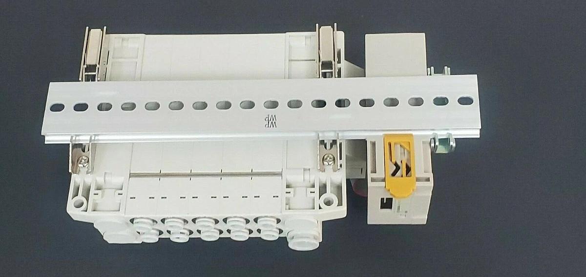 NEW OMRON SRT2-VOD16ML-1 REMOTE TERMINAL 24VDC MANIFOLD PLUGIN SRT2VOD16ML1