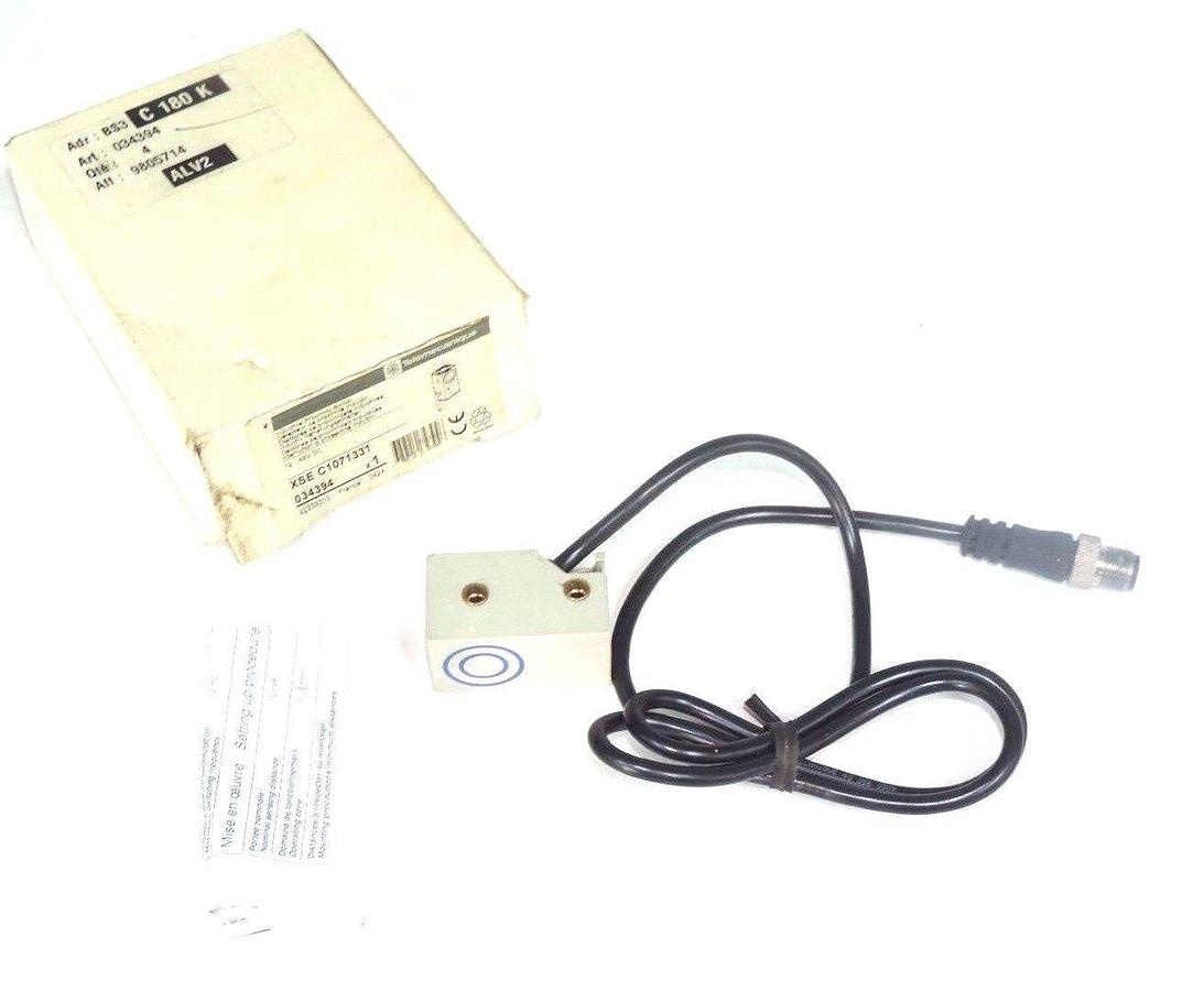 Used NIB TELEMECANIQUE XSE C1071331 INDUCTIVE PROXIMITY SENSOR
