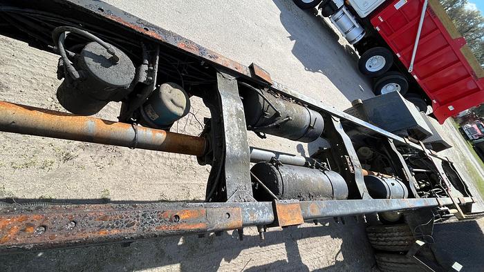 Used 2002 Mack RD688S Tandem-Axle Cab & Chassis