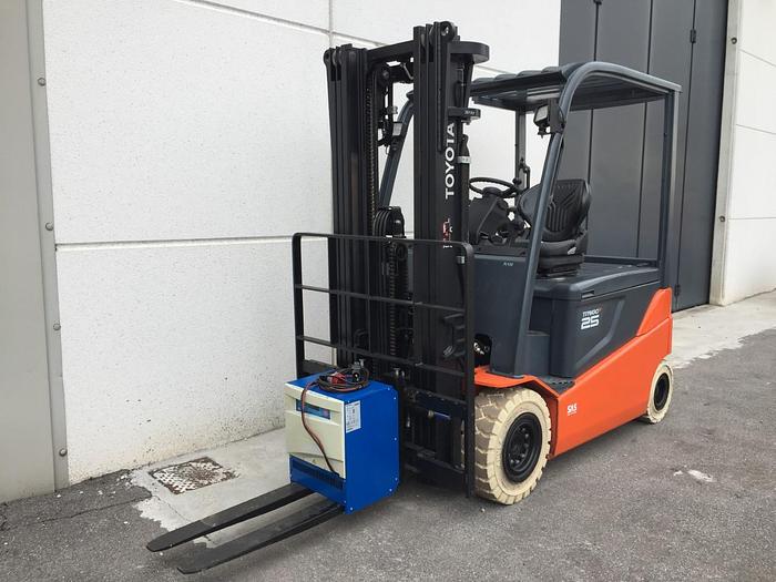 Used 2013 TOYOTA 8FBMT 25