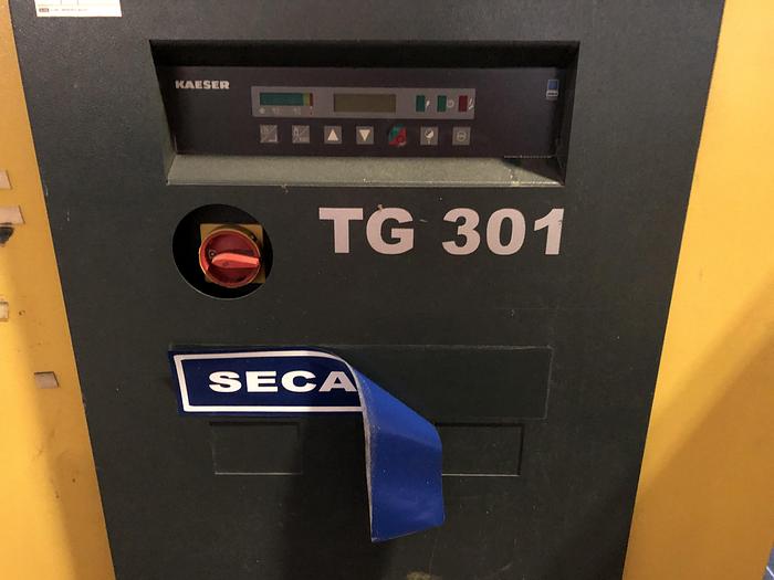 Used KAESER AIR COMPRESSOR 400 HP MODEL FSD 400 MFG. 2009 W/ AIR DRYER