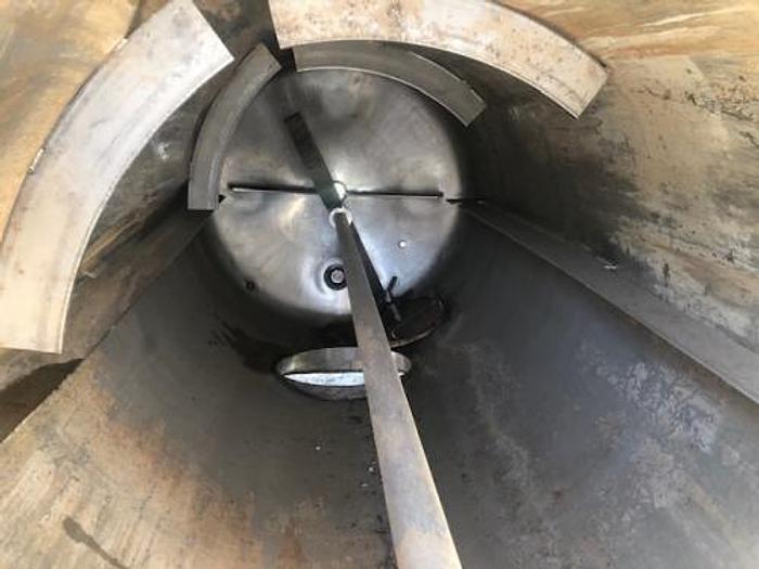 Brugt 3 m3 opretstående rustfri tank med omrører SOLGT