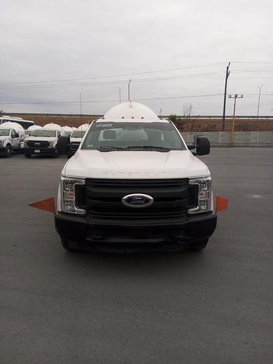Usado Camionetas Ford F350 año 2019 con tanque Tatsa de 4,000 lts para traslado de Gas LP