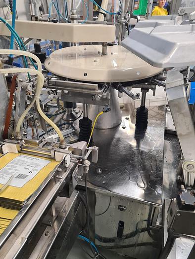 Gebraucht Abfüll - Linie für stückige Produkte in vorgefertigte Beutel