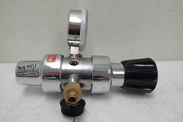 Used Matheson Tri-Gas M81-540-S Pressure Regulator w/ 3000psi 63-3133 Gauge