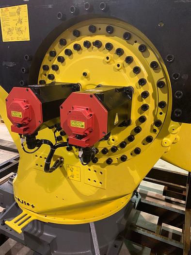 Used 2017 FANUC M2000iA/900L EQUIPPED FOR VISION WITH R30iB CONTROLLER LIKE NEW