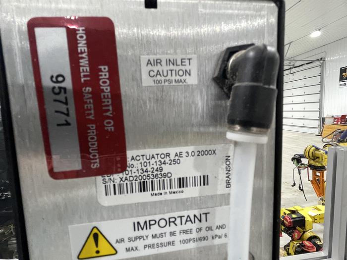 Used BRANSON 2000X 2500 WATT ULTASONIC WELDER IN STAND ALONE WORK STATION NEW 2020