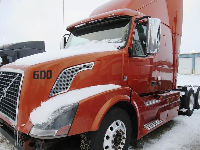 Used 2011 VOLVO VNL