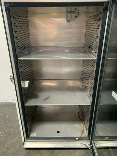 Used Thermo Scientific 29 CuFT CO2 Incubator Temp Range 5C°- 60C°