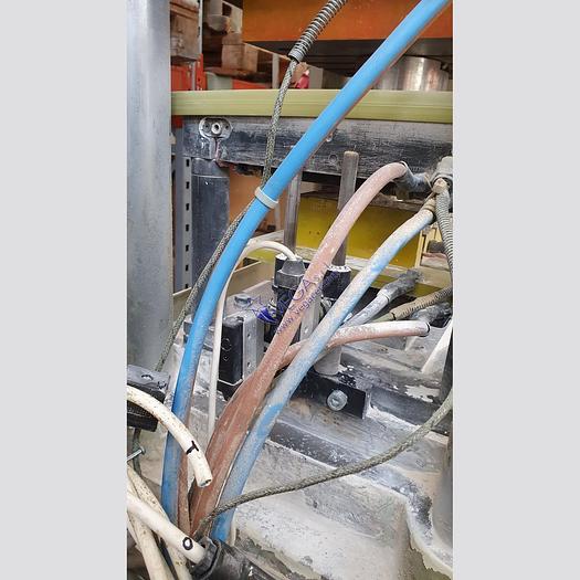 Used Hydraulic press POTVEL with 4 columns